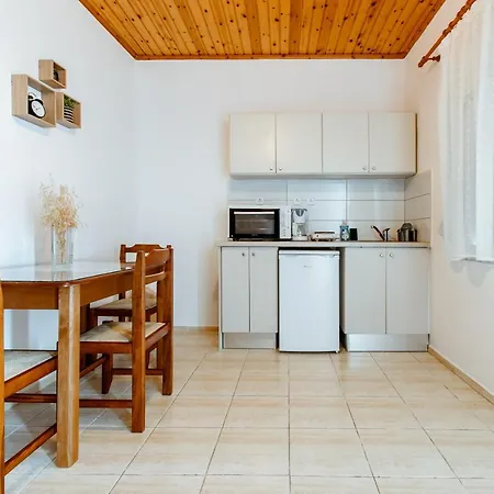 Koulouris Apartments & Studios Lantställe Kalivai