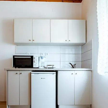 Koulouris Apartments & Studios