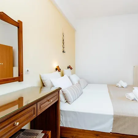 Koulouris Apartments & Studios Kalivai